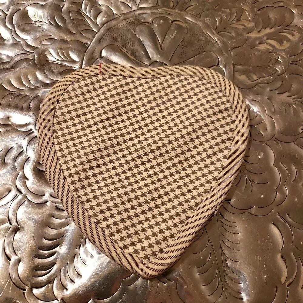 Hot pot pad, to put your tea pot on, or your pan from the oven!homemade